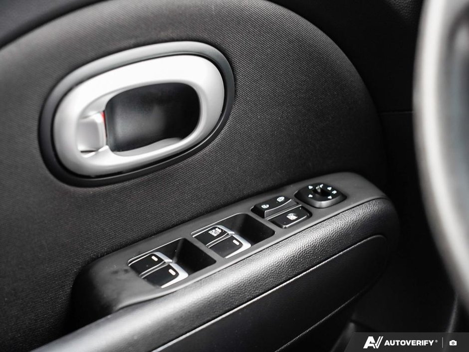 2018 Kia Soul LX // 2 SETS OF TIRES!-9