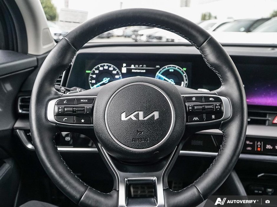 2025 Kia Sportage Plug-In Hybrid SX // NO ACCIDENTS-9
