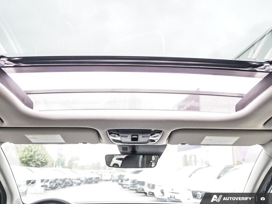 2025 Kia Sportage Plug-In Hybrid SX // NO ACCIDENTS-6