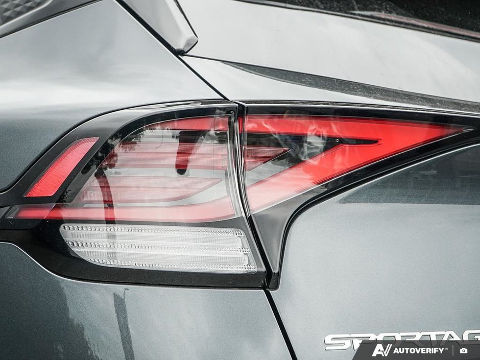 2025 Kia Sportage Plug-In Hybrid SX // NO ACCIDENTS-22