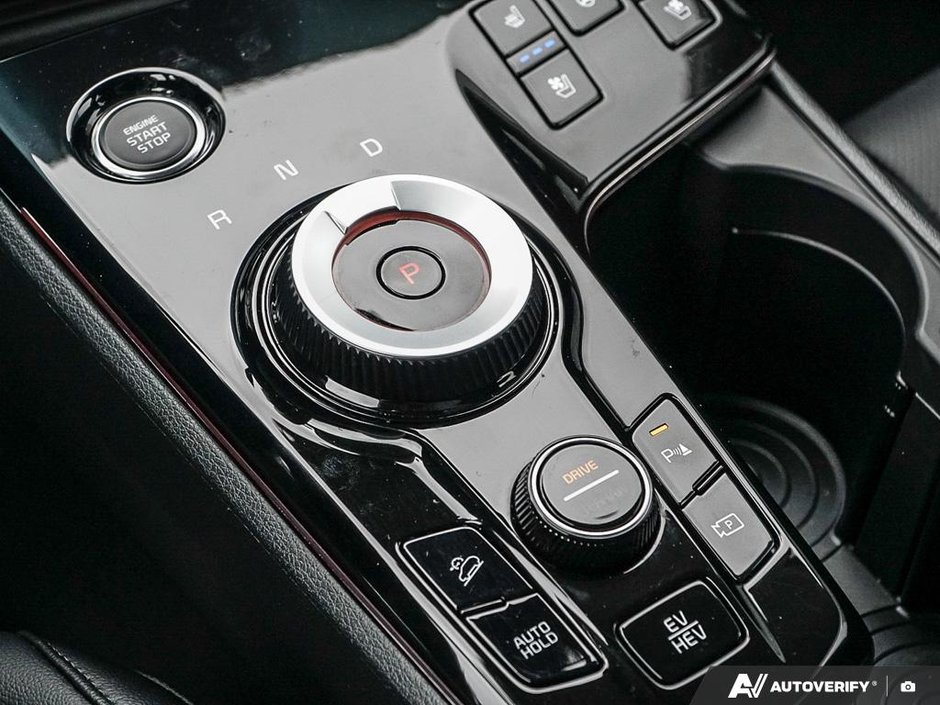 2025 Kia Sportage Plug-In Hybrid SX // NO ACCIDENTS-15