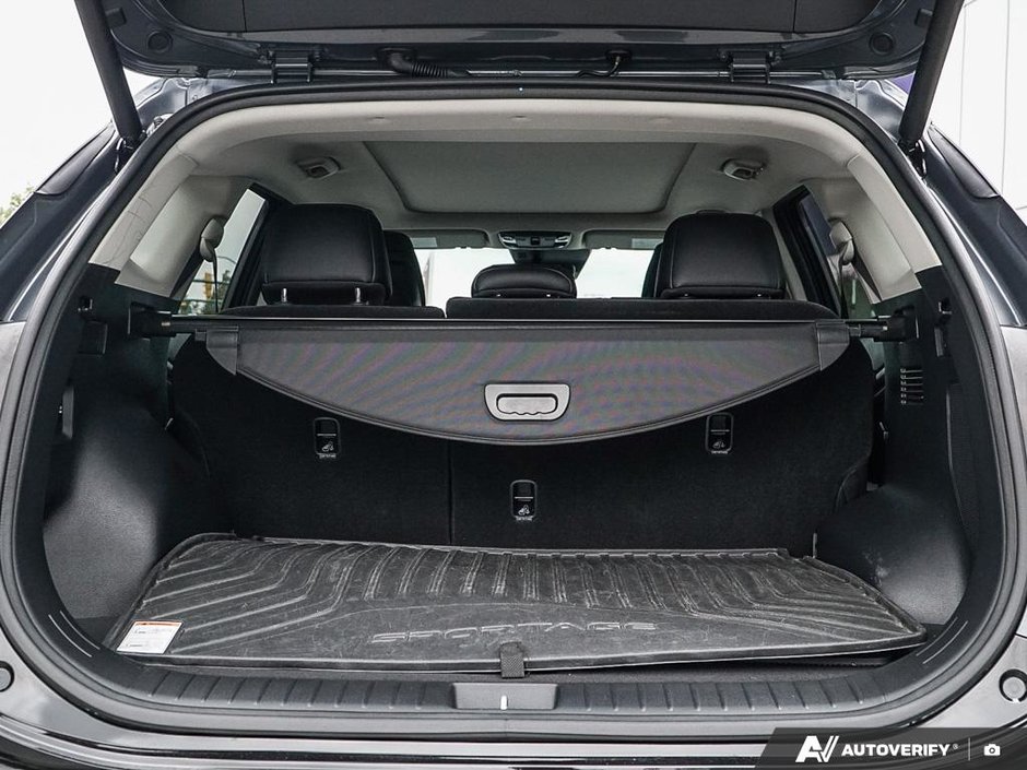 2025 Kia Sportage Plug-In Hybrid SX // NO ACCIDENTS-23