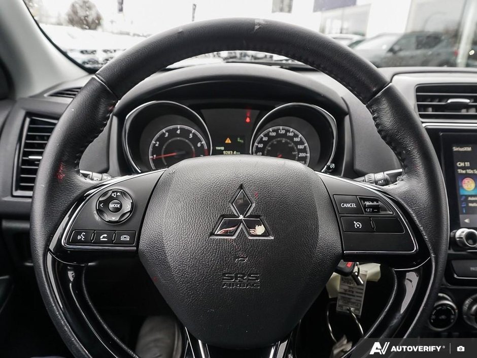 2020 Mitsubishi RVR SE FWD // NO ACCIDENTS-8