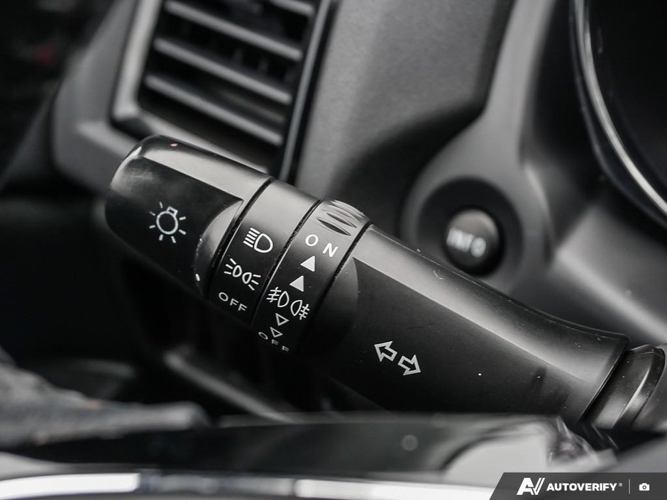 2020 Mitsubishi RVR SE FWD // NO ACCIDENTS-10