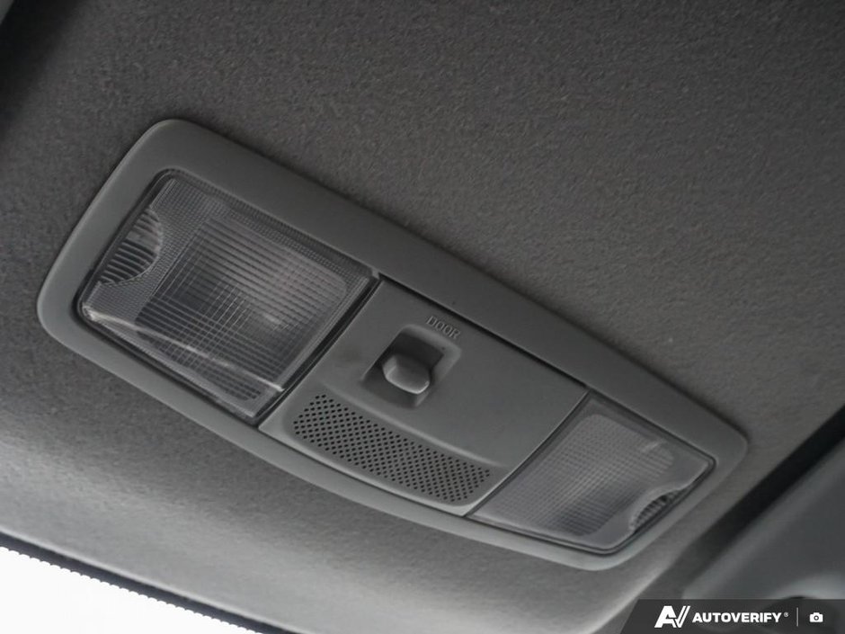 2020 Mitsubishi RVR SE FWD // NO ACCIDENTS-16