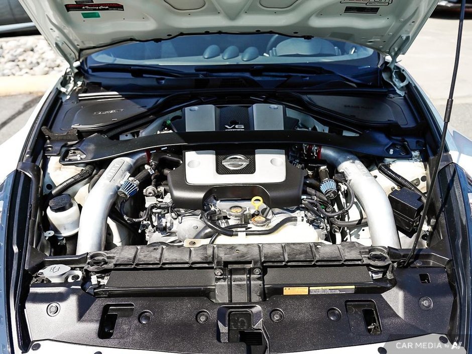 2019 Nissan 370Z coupe SPORT + ULTRA LOW KMS-22