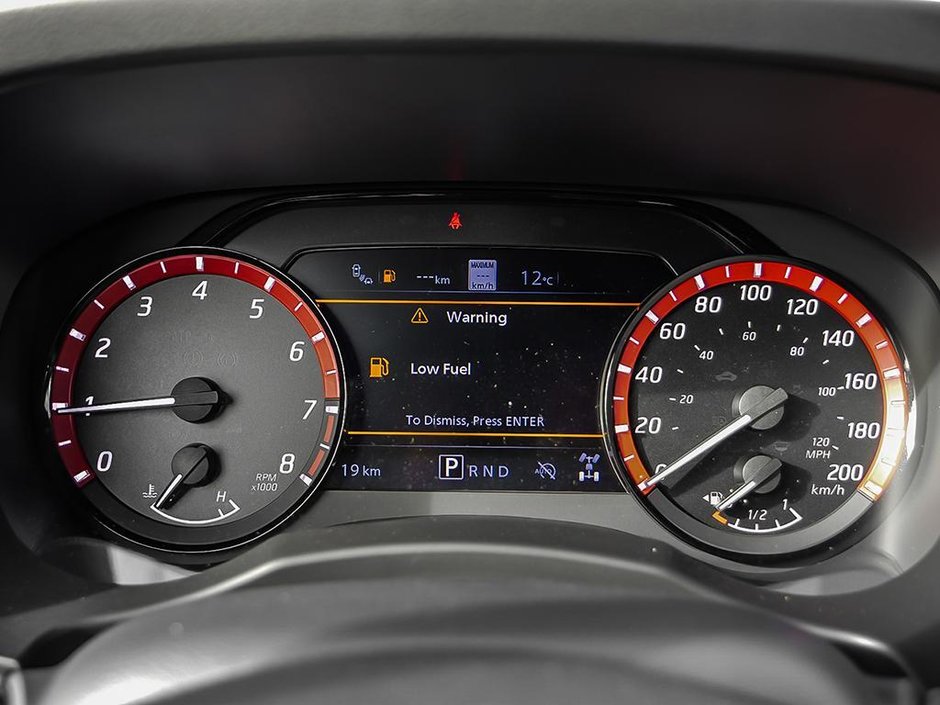 2025 Nissan Frontier PRO-4X Luxury-12