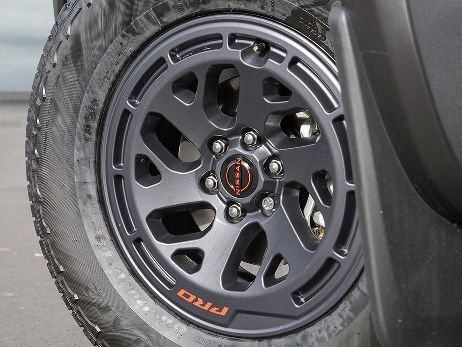 2025 Nissan Frontier PRO-4X Luxury-6