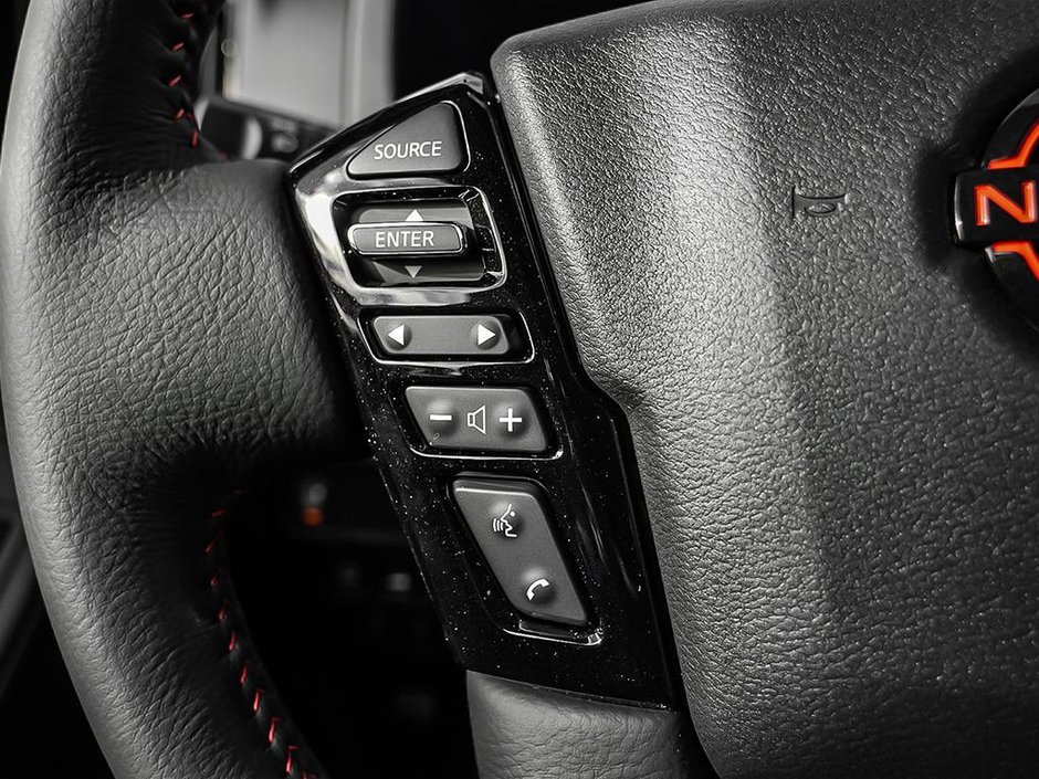 2025 Nissan Frontier PRO-4X Luxury-13