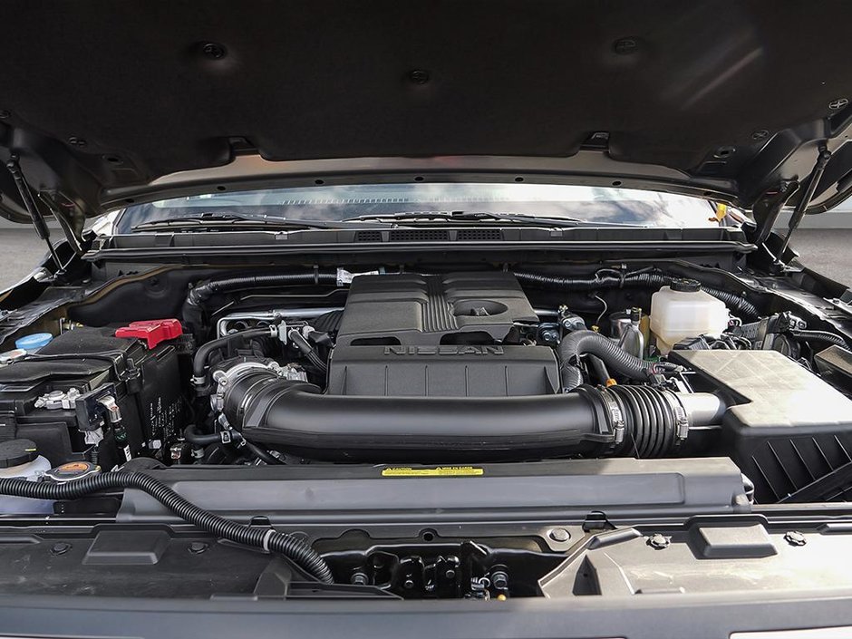 2025 Nissan Frontier PRO-4X Luxury-5