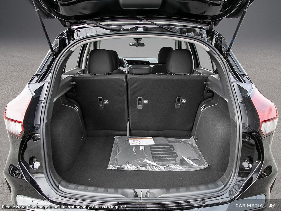 2025 Nissan Kicks Play SV-6