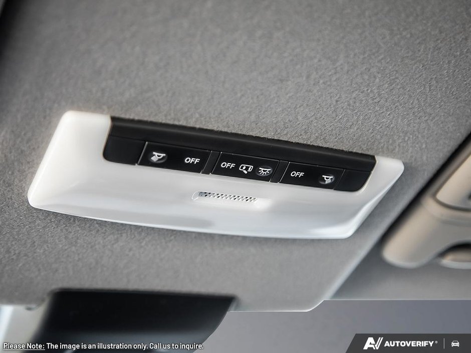 2025 Nissan Kicks Play SV-18