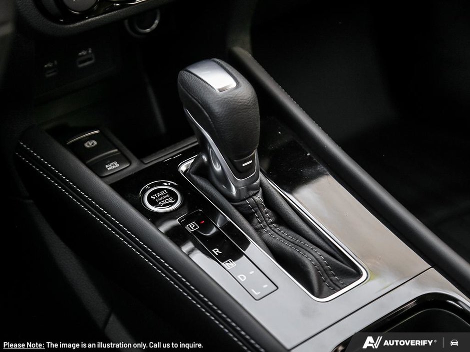 2025 Nissan Kicks Play SV-16