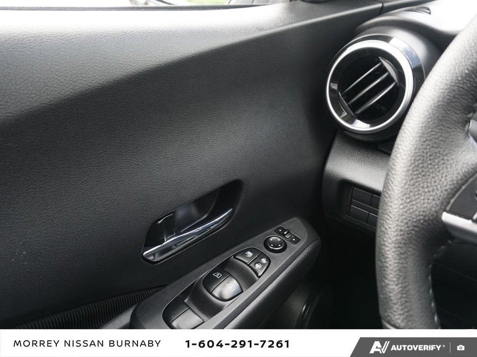 2025 Nissan Kicks Play SV CVT // 2.99% FINANCING-20