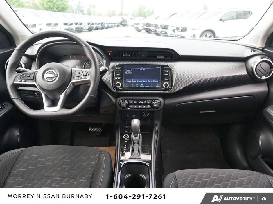 2025 Nissan Kicks Play SV CVT // 2.99% FINANCING-14