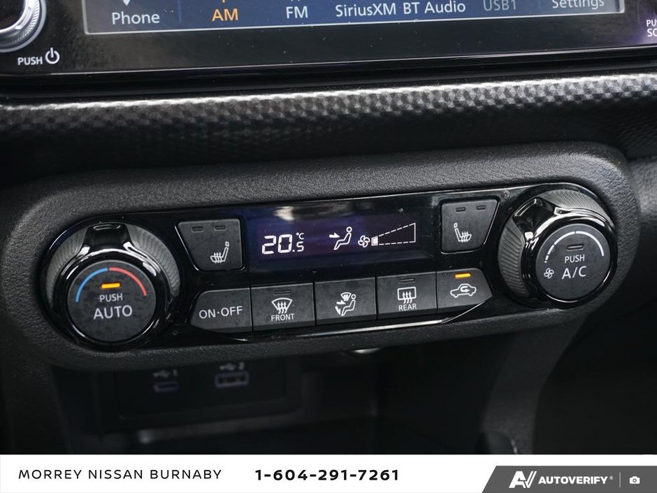 2025 Nissan Kicks Play SV CVT // 2.99% FINANCING-22