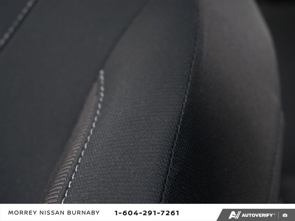 2025 Nissan Kicks Play SV CVT // 2.99% FINANCING-25