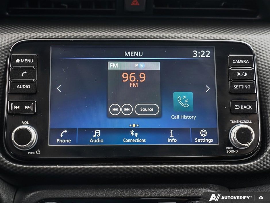 2025 Nissan Kicks Play SV // NO ACCIDENTS-13