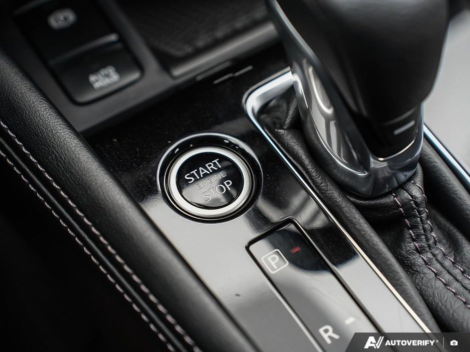 2025 Nissan Kicks Play SV // NO ACCIDENTS-19