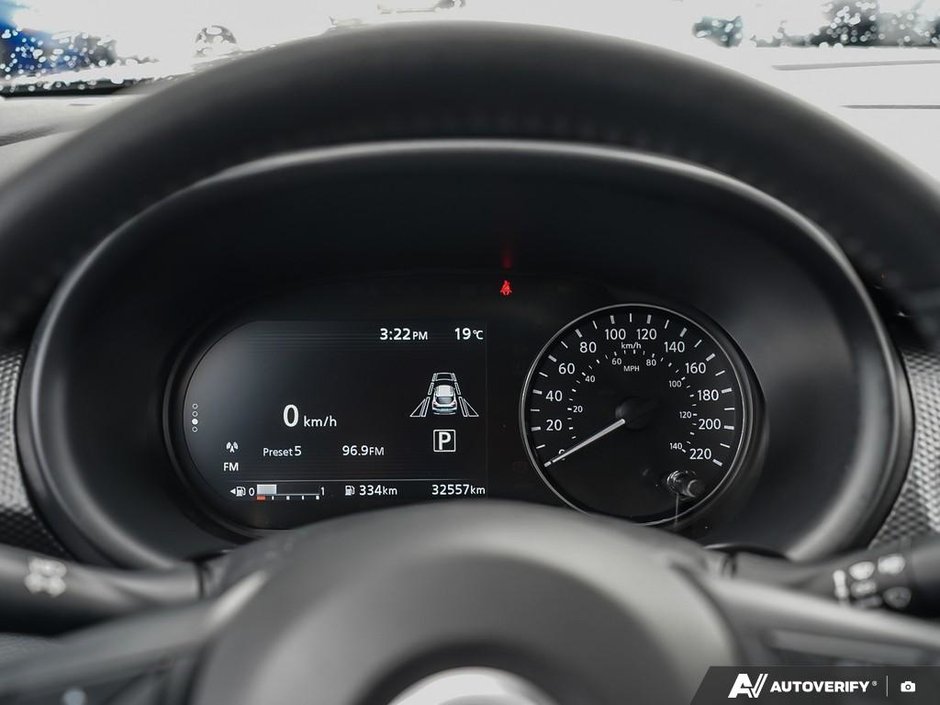2025 Nissan Kicks Play SV // NO ACCIDENTS-7
