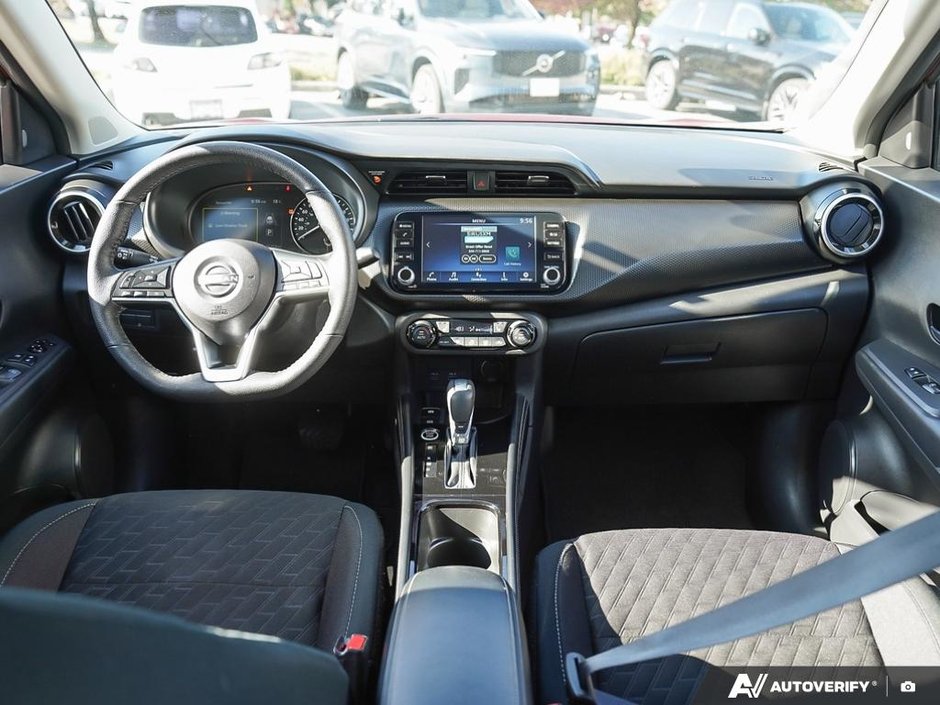 2025 Nissan Kicks Play SV // NO ACCIDENTS-17