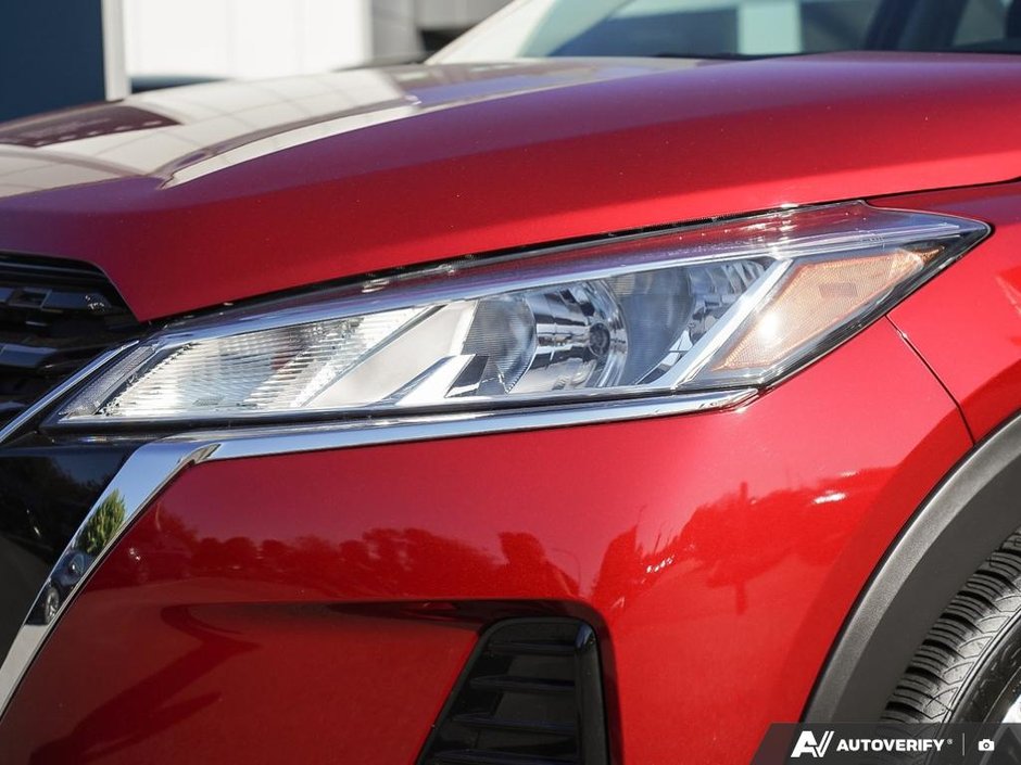 2025 Nissan Kicks Play SV // NO ACCIDENTS-24