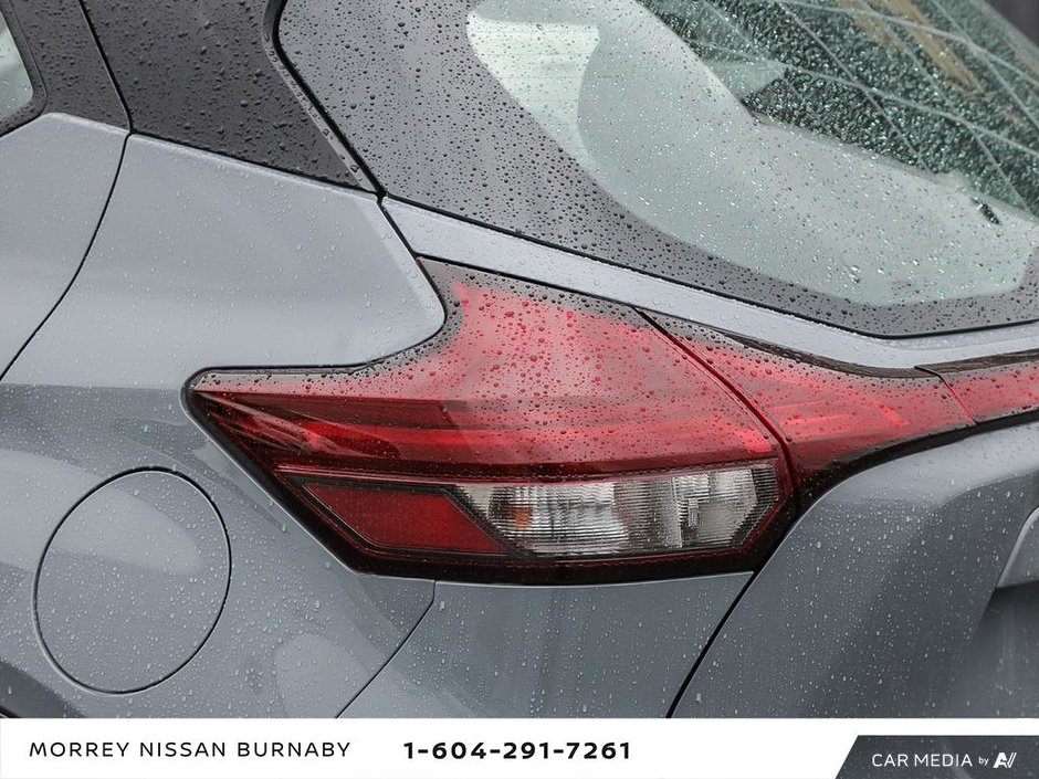 2021 Nissan Kicks SV CVT // GREAT ON GAS-12