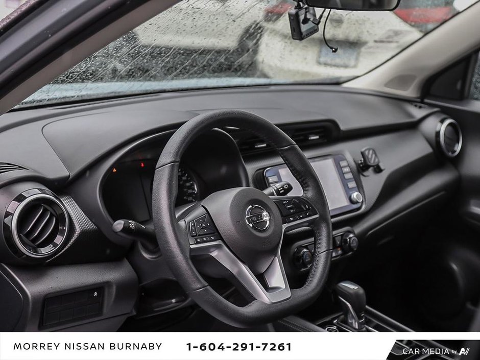 2021 Nissan Kicks SV CVT // GREAT ON GAS-13