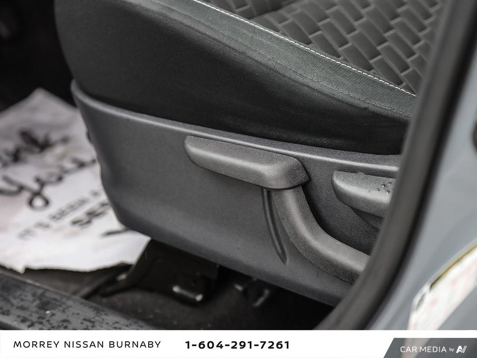 2021 Nissan Kicks SV CVT // GREAT ON GAS-26