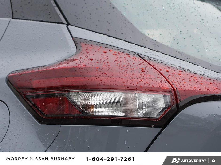 2022 Nissan Kicks SV CVT // 2.99% FINANCING-11