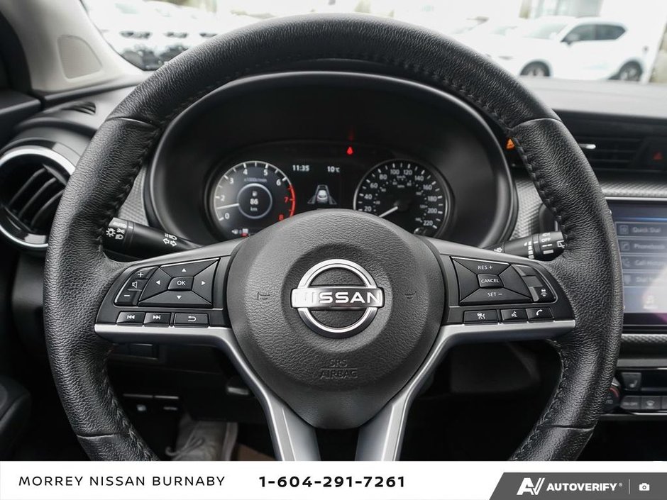 2022 Nissan Kicks SV CVT // 2.99% FINANCING-16