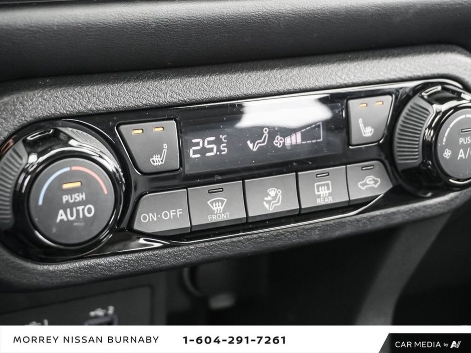2023 Nissan Kicks SR CVT + ULTRA LOW KMS-21