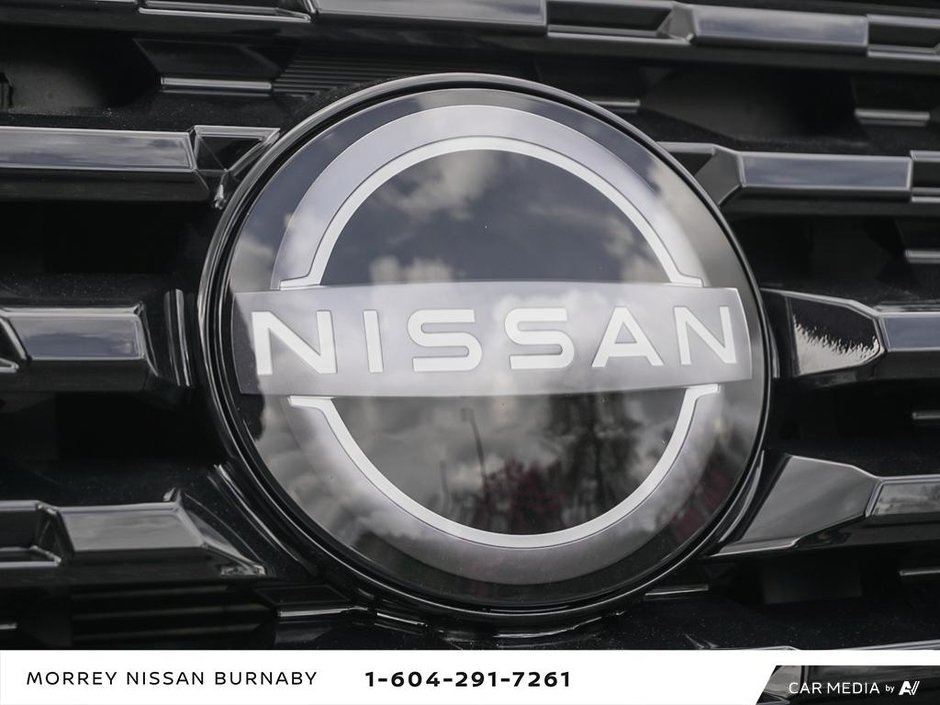 2023 Nissan Kicks SR CVT + ULTRA LOW KMS-9