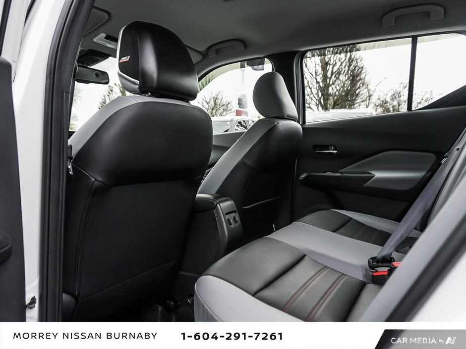 2023 Nissan Kicks SR CVT + ULTRA LOW KMS-13