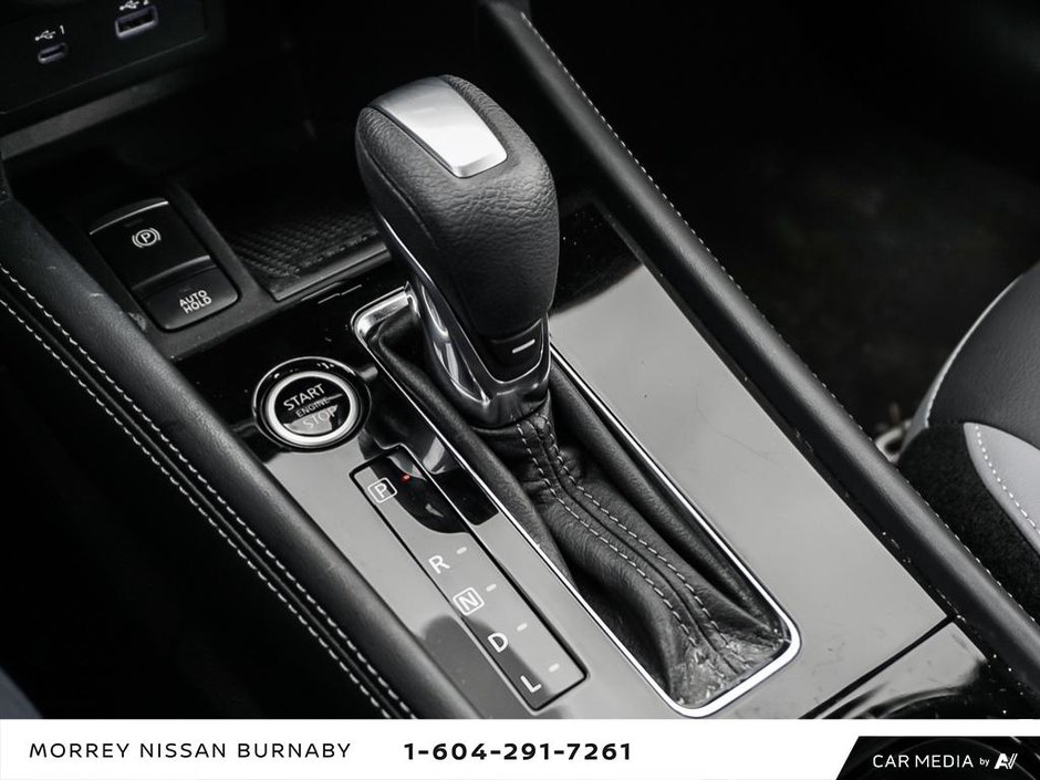 2023 Nissan Kicks SR CVT + ULTRA LOW KMS-20