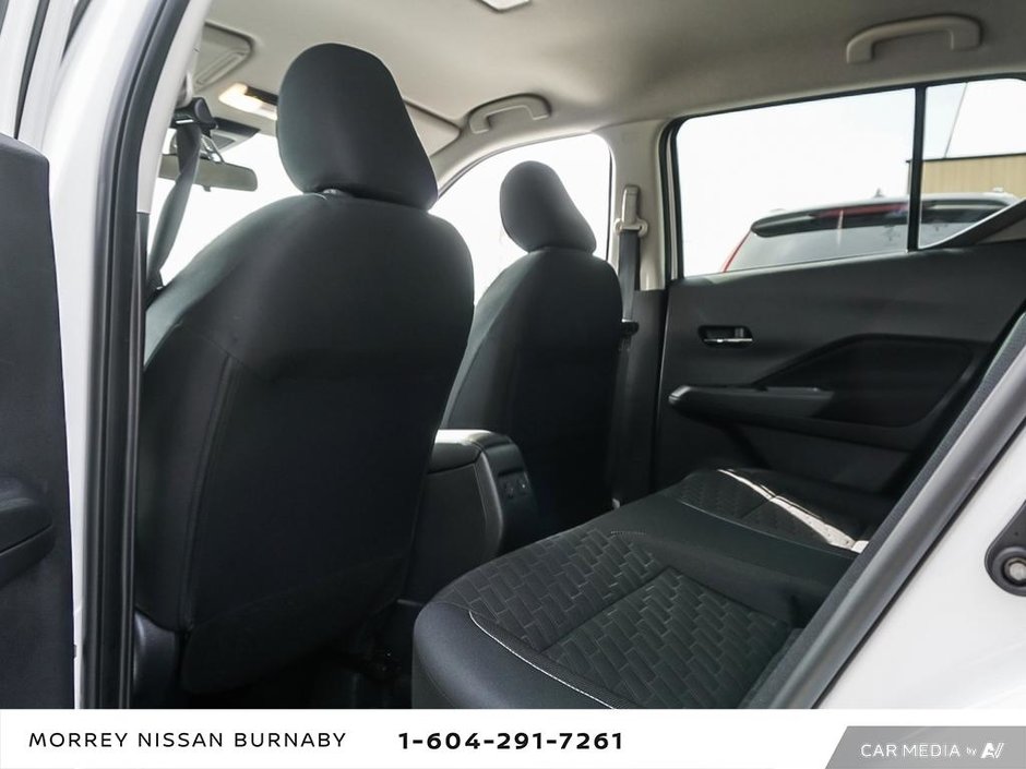 2023 Nissan Kicks SV CVT + ULTRA LOW KMS-13