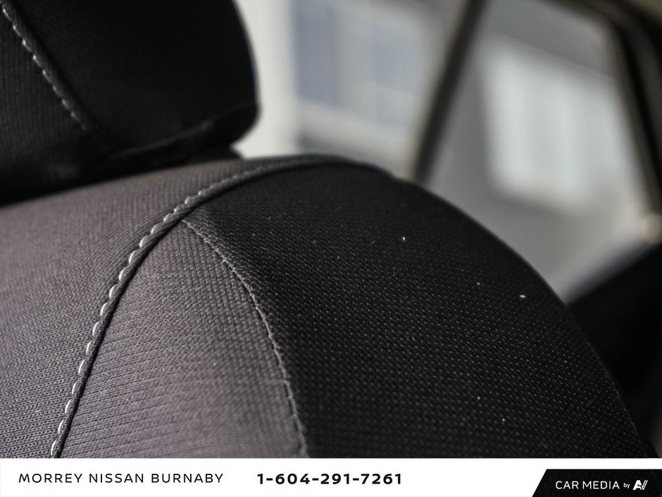 2023 Nissan Kicks SV CVT + ULTRA LOW KMS-25