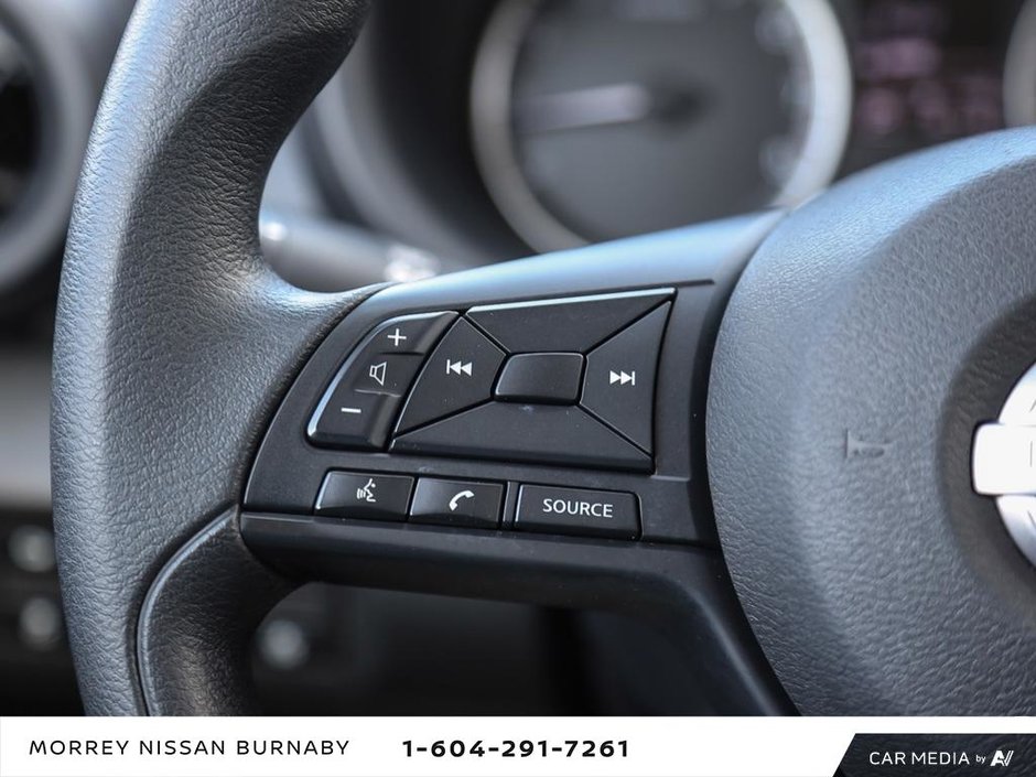 2023 Nissan Kicks S CVT + ULTRA LOW KMS-18