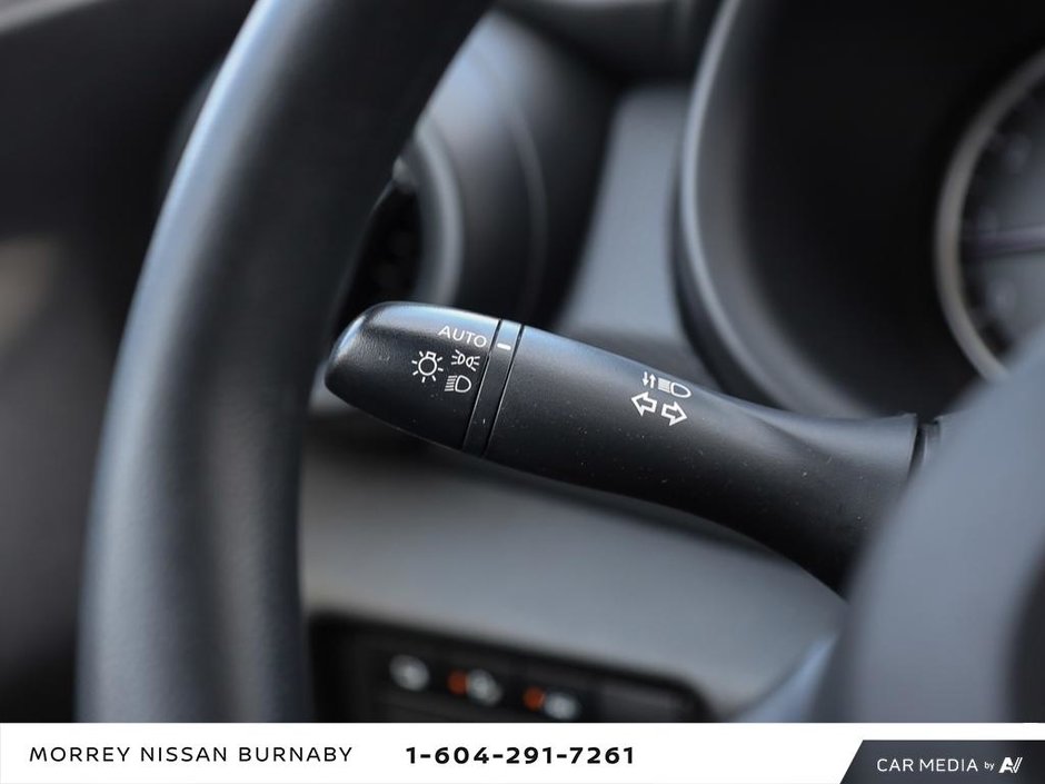 2023 Nissan Kicks S CVT + ULTRA LOW KMS-16