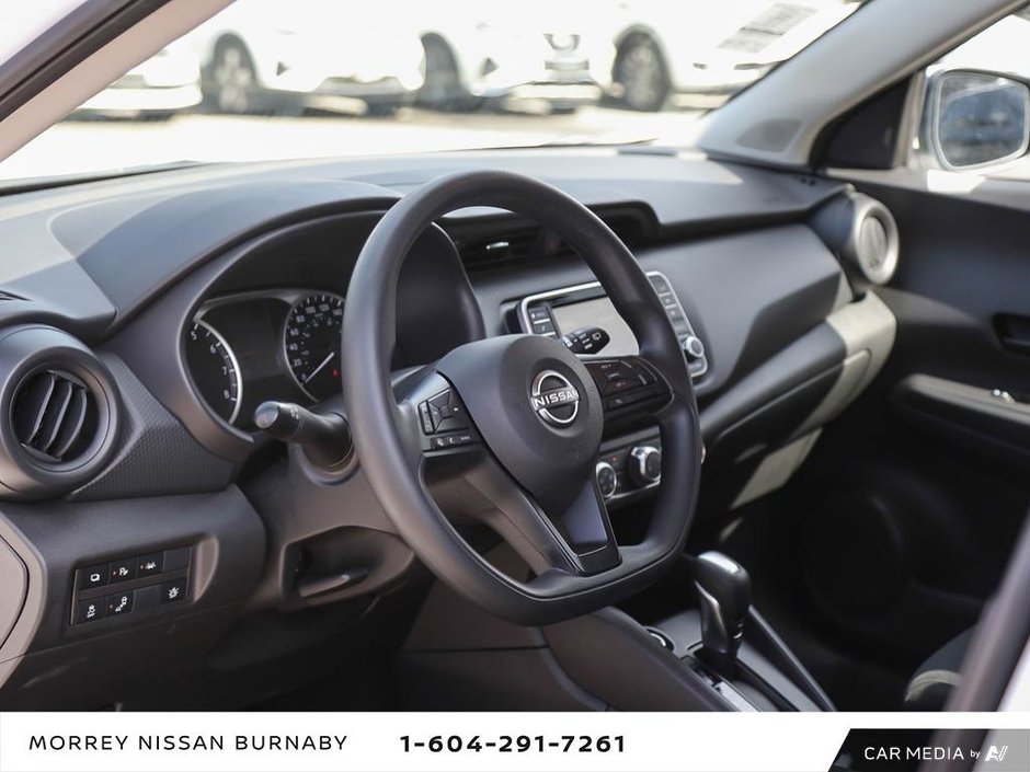 2023 Nissan Kicks S CVT + ULTRA LOW KMS-13