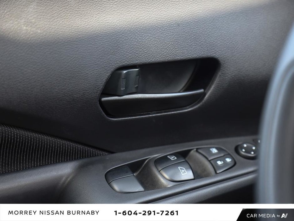 2023 Nissan Kicks S CVT + ULTRA LOW KMS-17