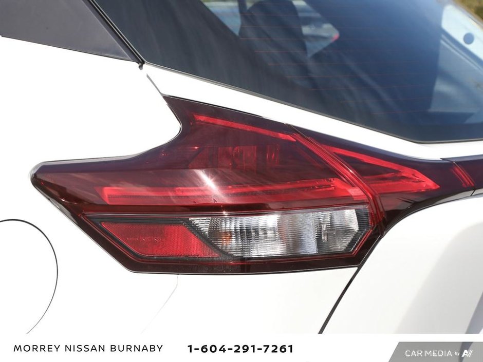 2023 Nissan Kicks S CVT + ULTRA LOW KMS-12