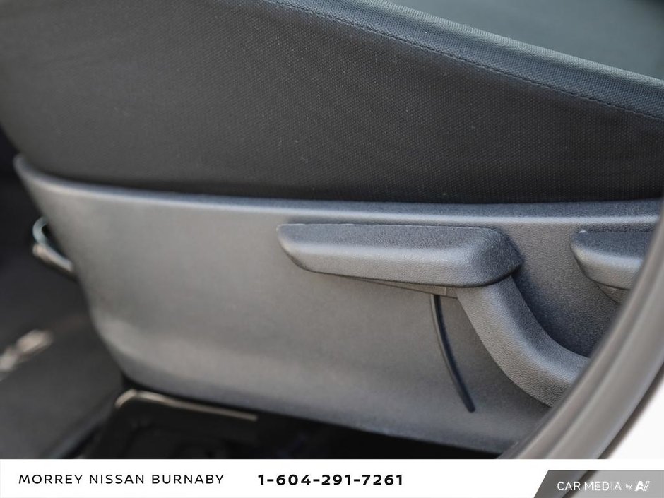 2023 Nissan Kicks S CVT + ULTRA LOW KMS-26
