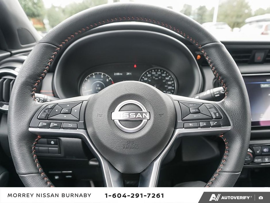 2023 Nissan Kicks SR CVT-16
