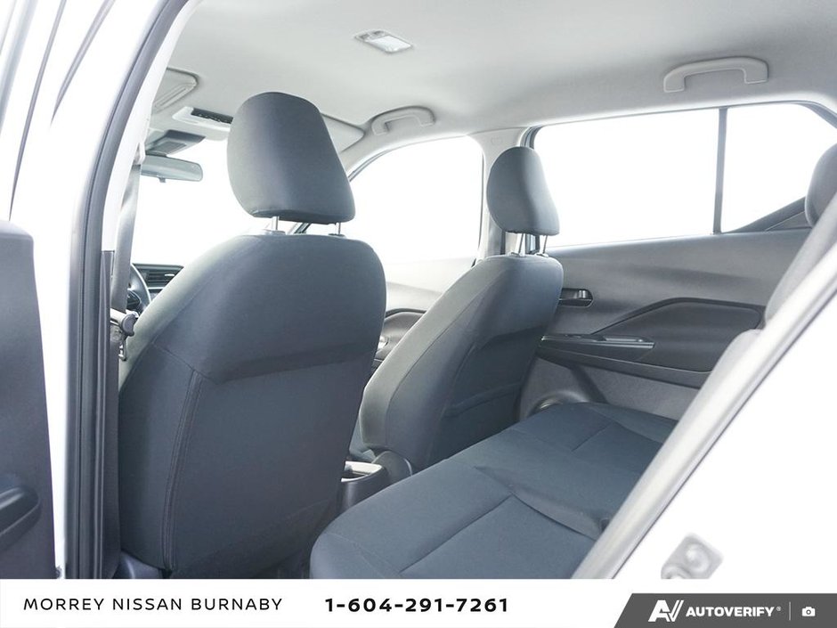 2023 Nissan Kicks S CVT // 2.99% FINANCING-13