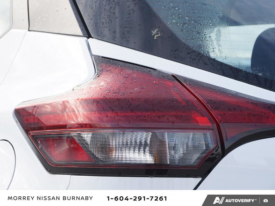 2023 Nissan Kicks S CVT // 2.99% FINANCING-11