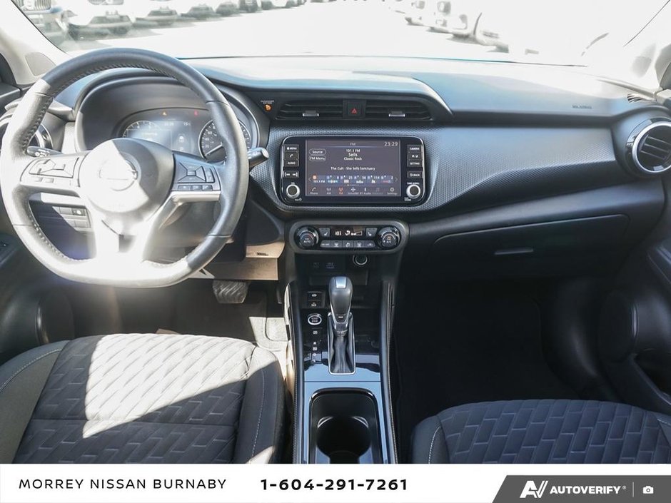 2023 Nissan Kicks SV CVT // 2.99% FINANCING-14
