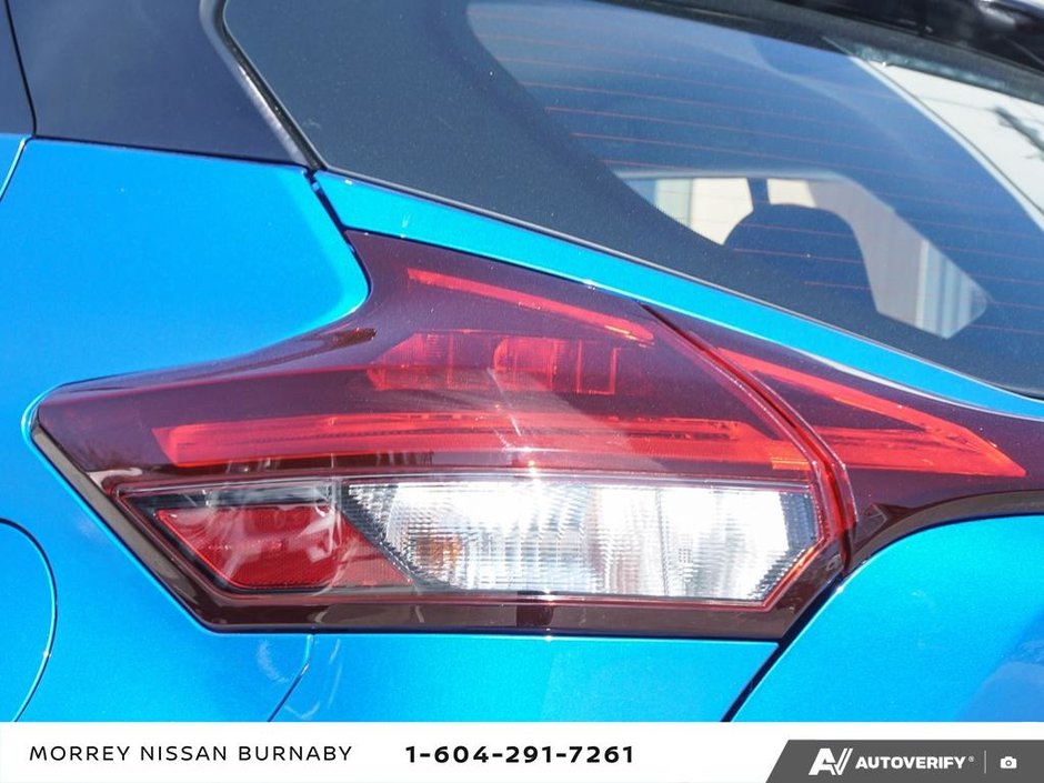 2023 Nissan Kicks SV CVT // 2.99% FINANCING-11