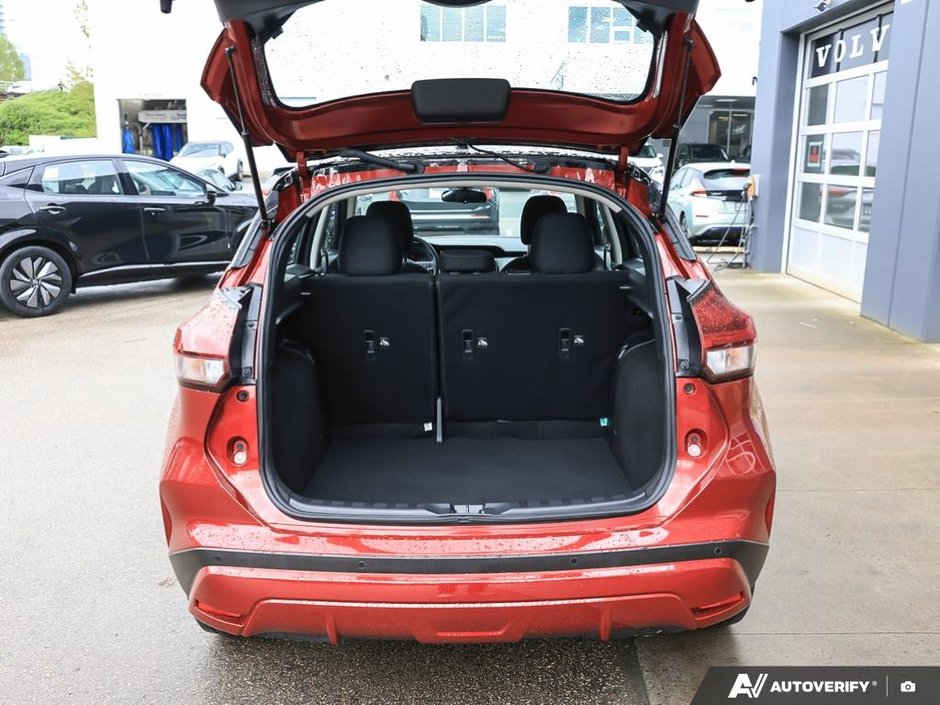 2023 Nissan Kicks SV CVT // 2.99% FINANCING-25