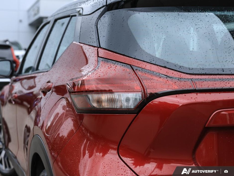 2023 Nissan Kicks SV CVT // 2.99% FINANCING-26